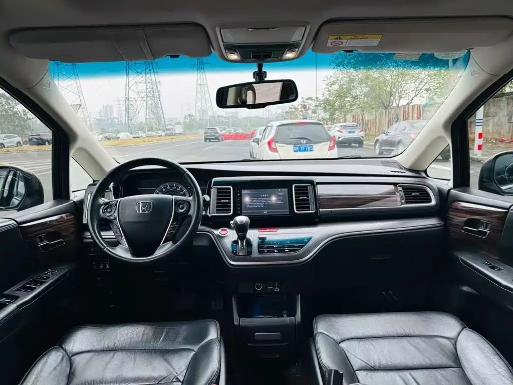 Honda Elysion 2017 — фото 11