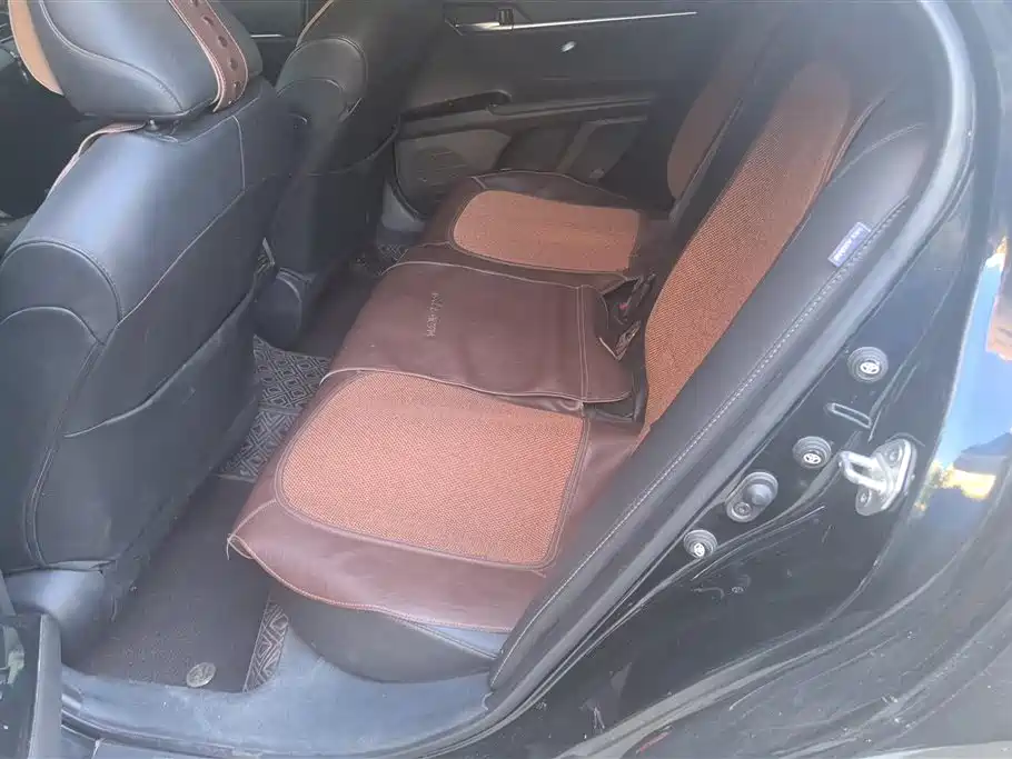 Toyota Camry 2020 — фото 11