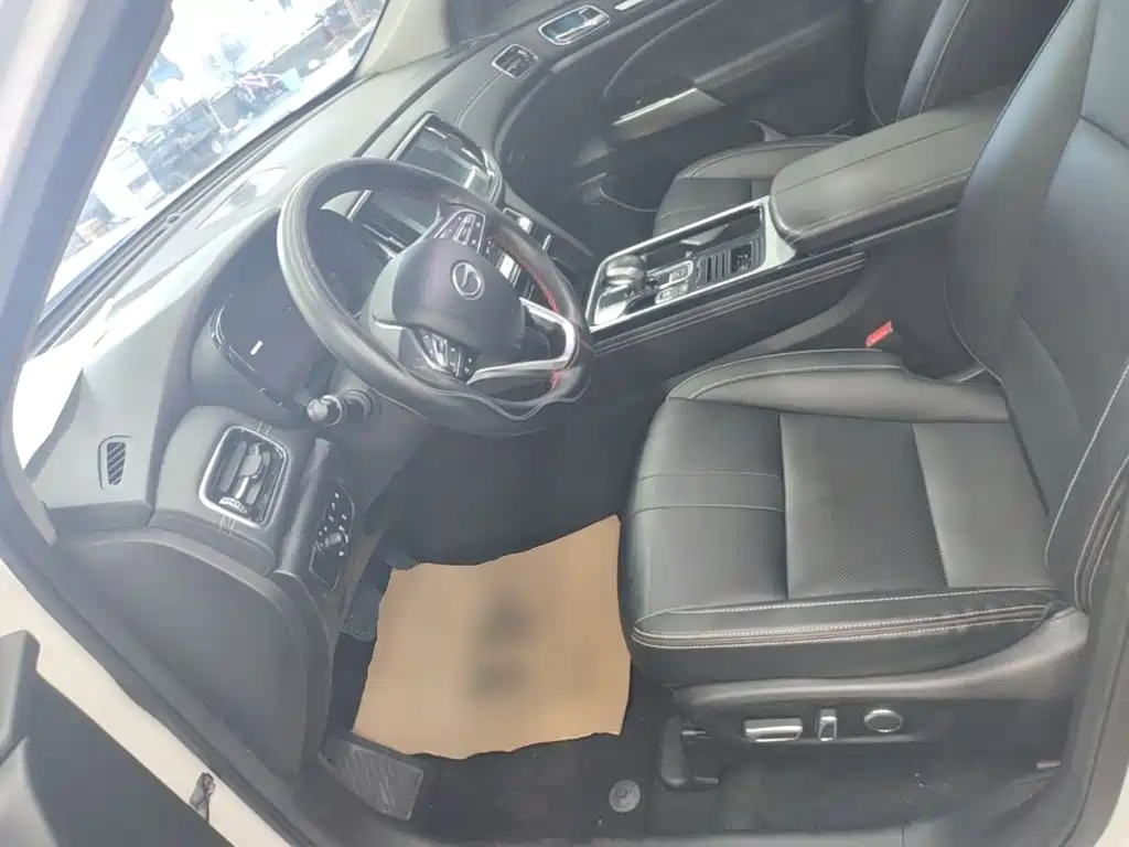 GAC Motor Trumpchi GS8 2020 — фото 15