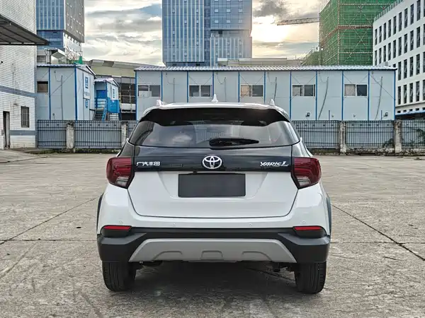 Toyota Yaris L 2022