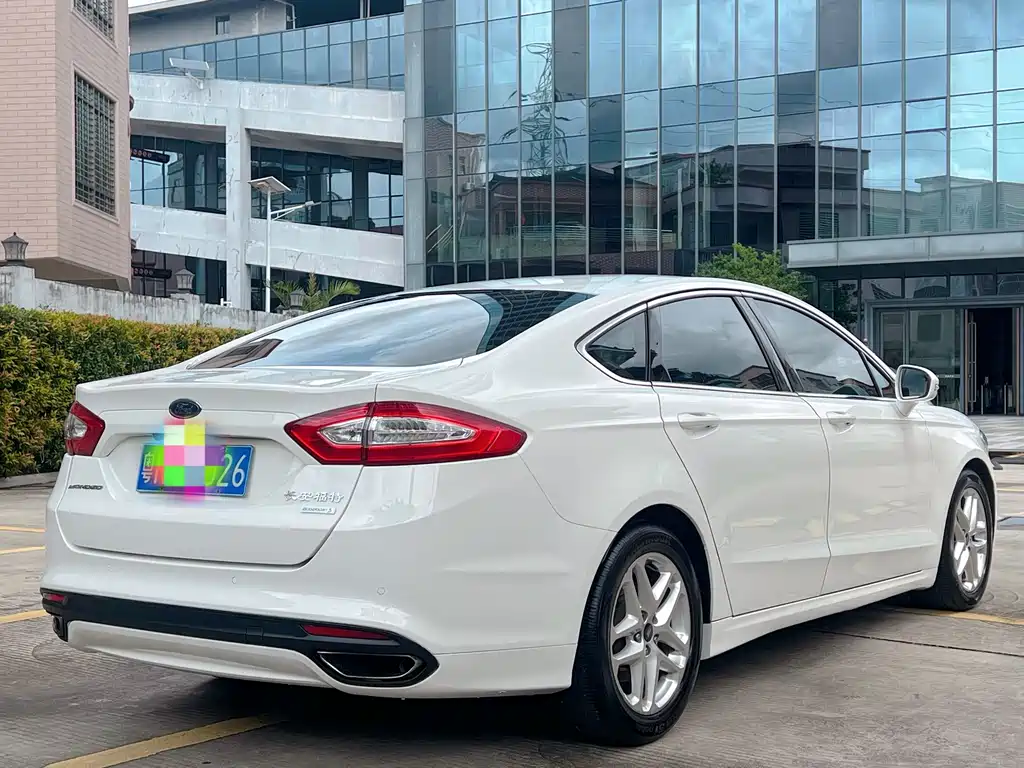 Ford Mondeo 2015 — фото 5