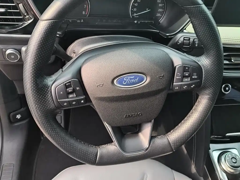 Ford Escape 2021 — фото 8