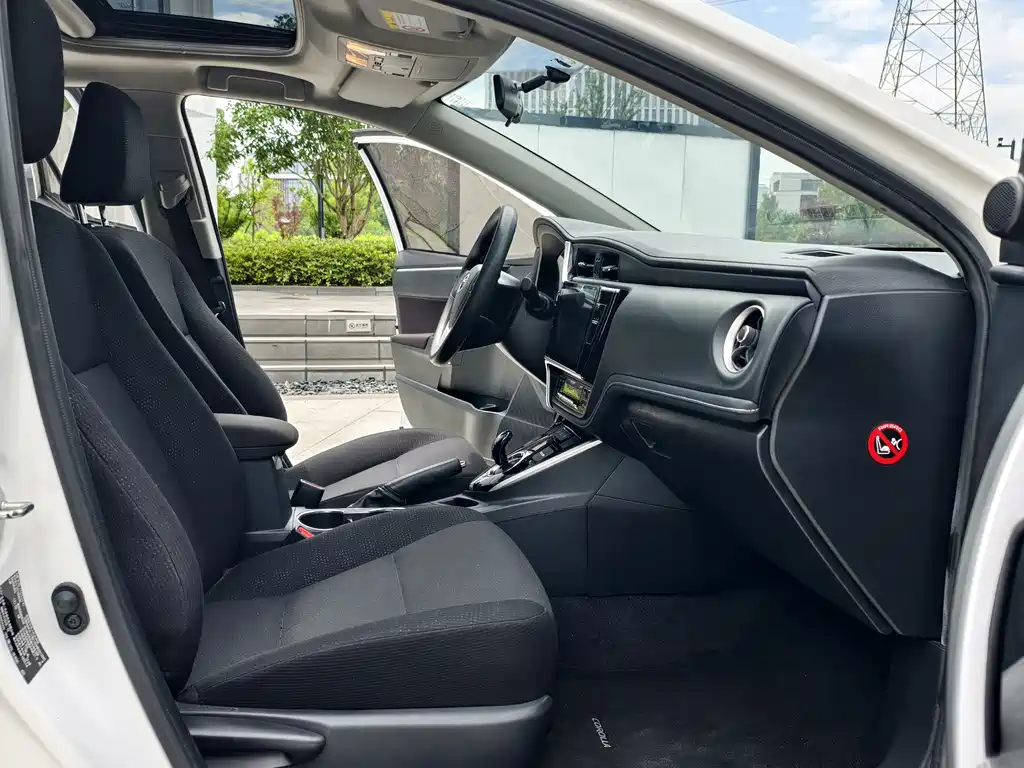 Toyota Corolla Hybrid 2020 — фото 25