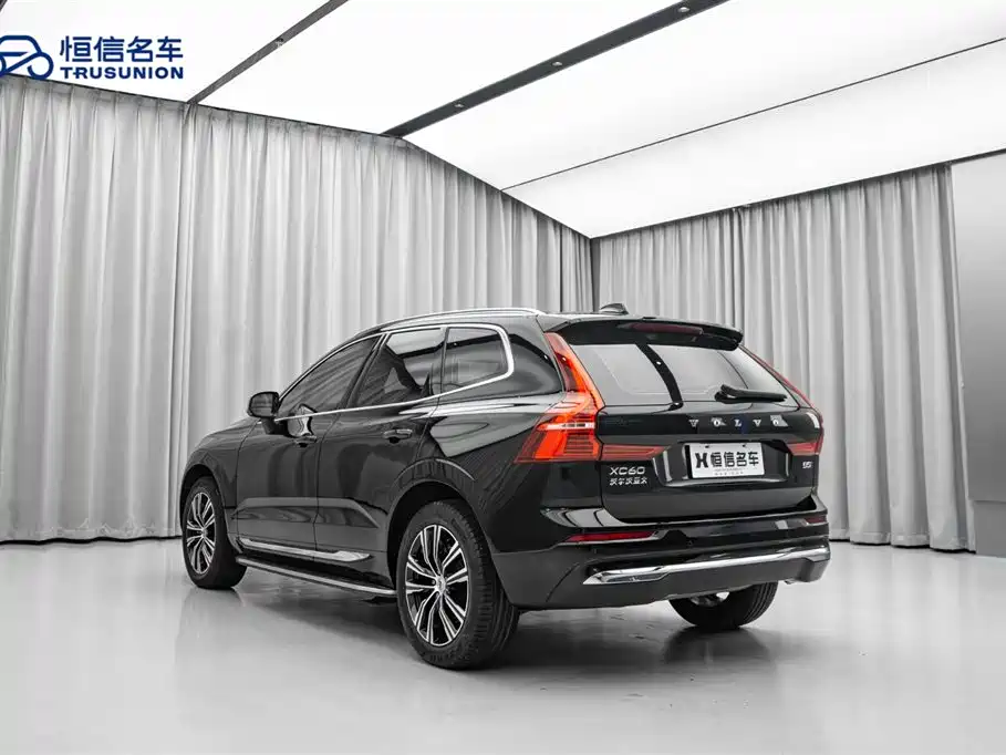 Volvo XC60 2022 — фото 7