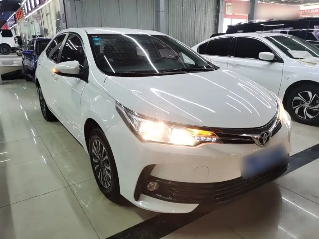 Toyota Corolla 2018 — фото 22