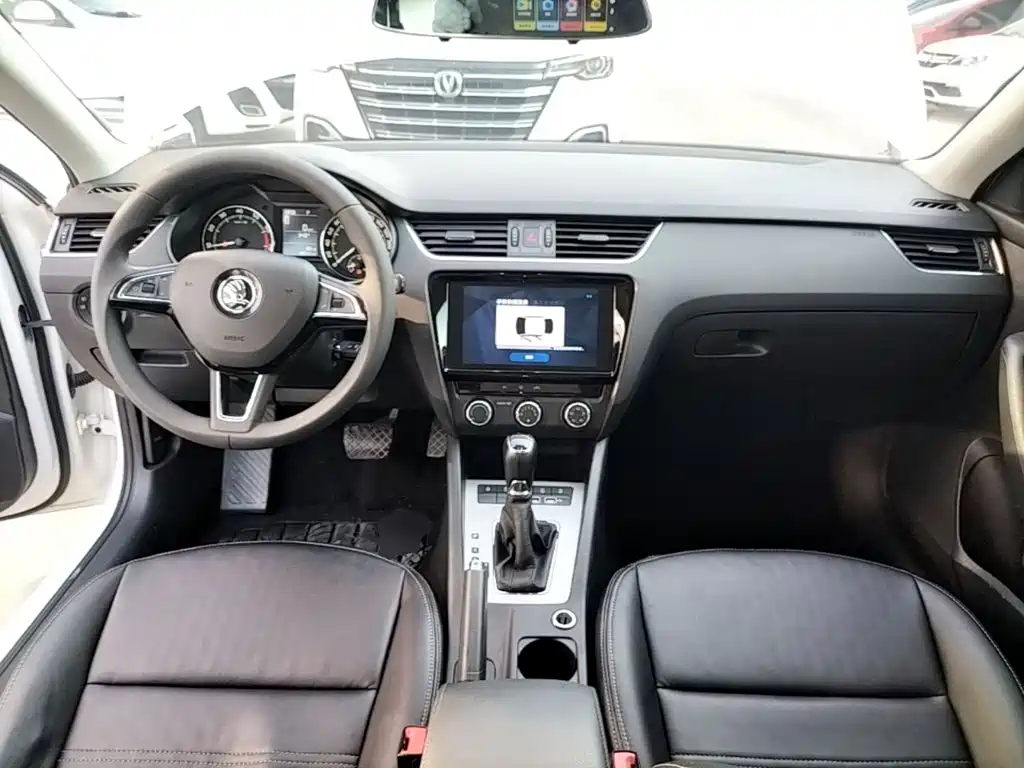 Skoda Octavia 2019 — фото 10