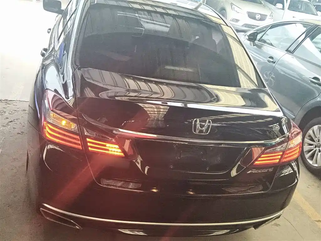 Honda Accord 2017 — фото 4
