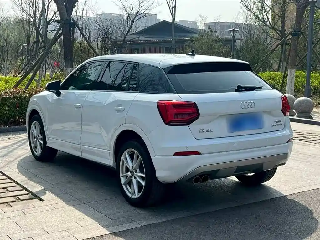 Audi Q2L 2021 — фото 13