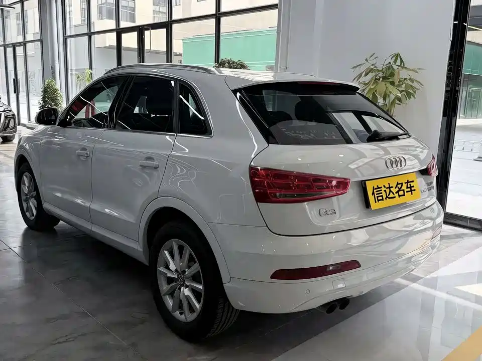 Audi Q3 2015 — фото 17