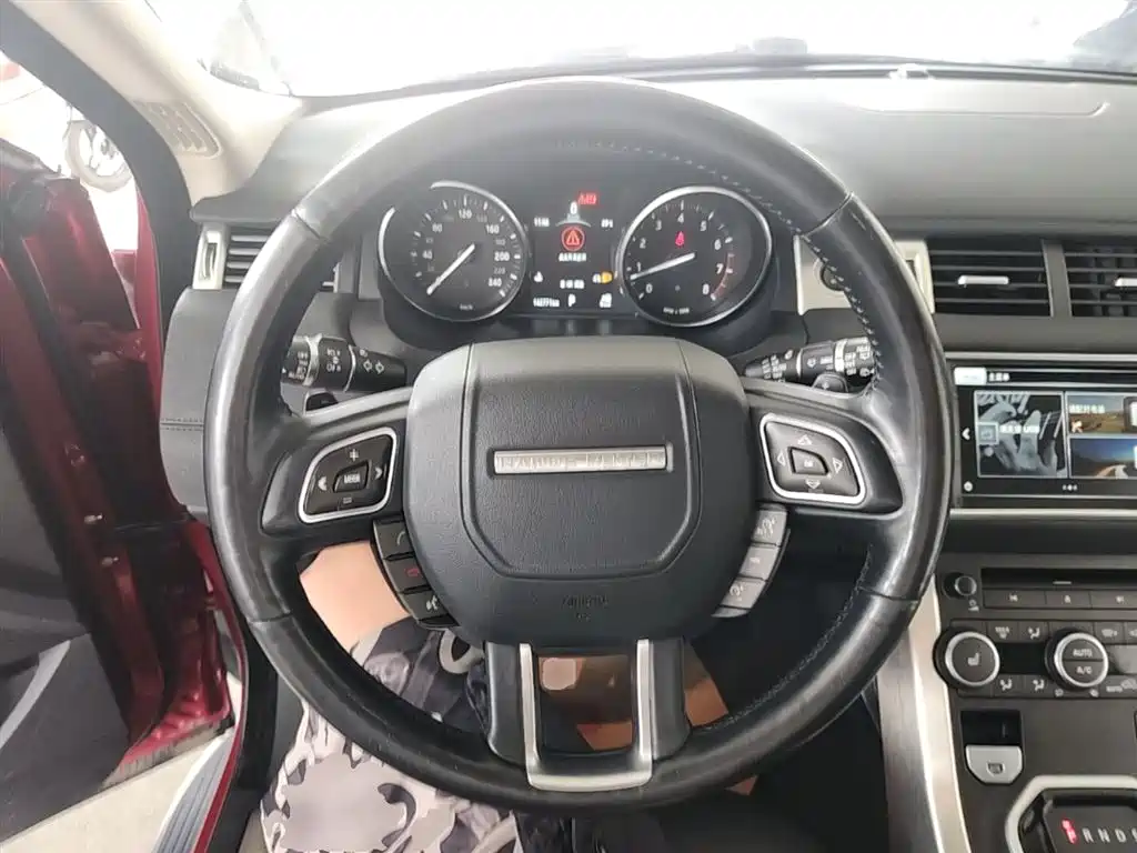 Land Rover Evoque 2017 — фото 11