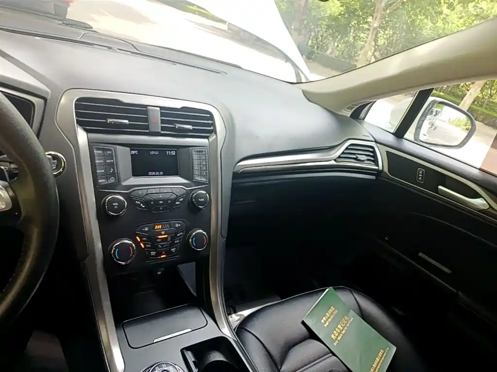 Ford Mondeo 2019 — фото 13