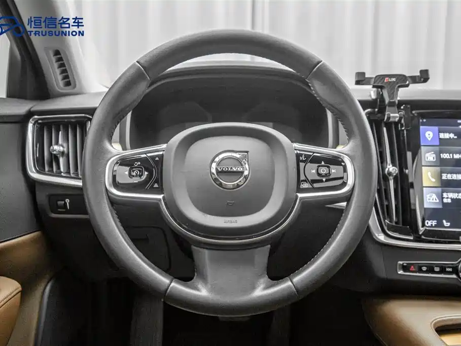 Volvo S90 2019 — фото 17