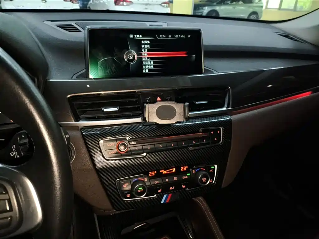 BMW X1 2017 — фото 13