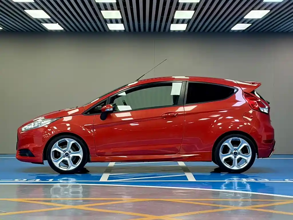 Ford Fiesta 2013 — фото 4