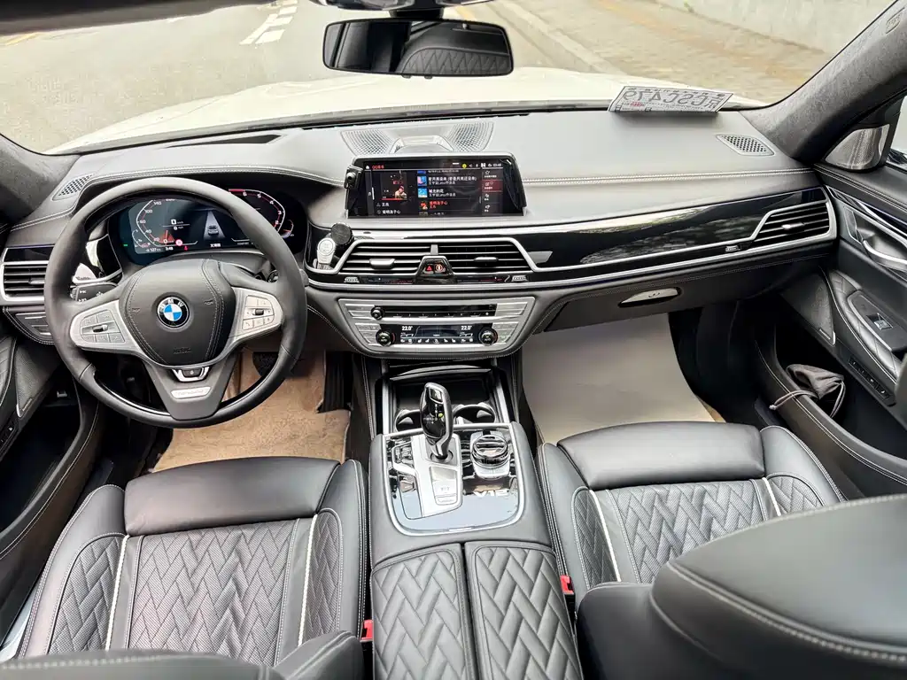 BMW 7 Series 2022 — фото 16