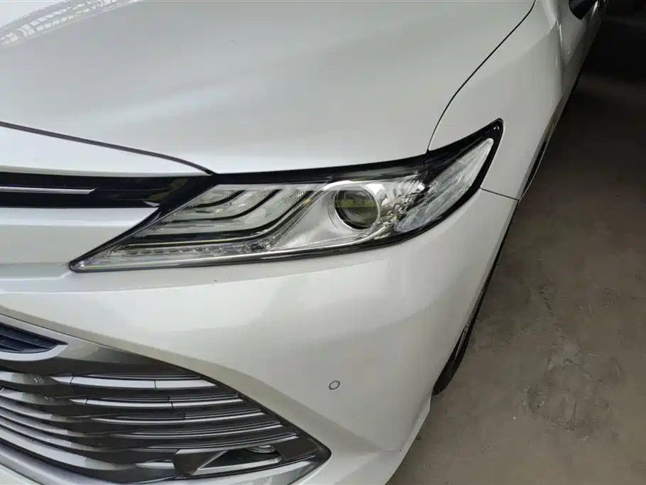 Toyota Camry 2019 — фото 5
