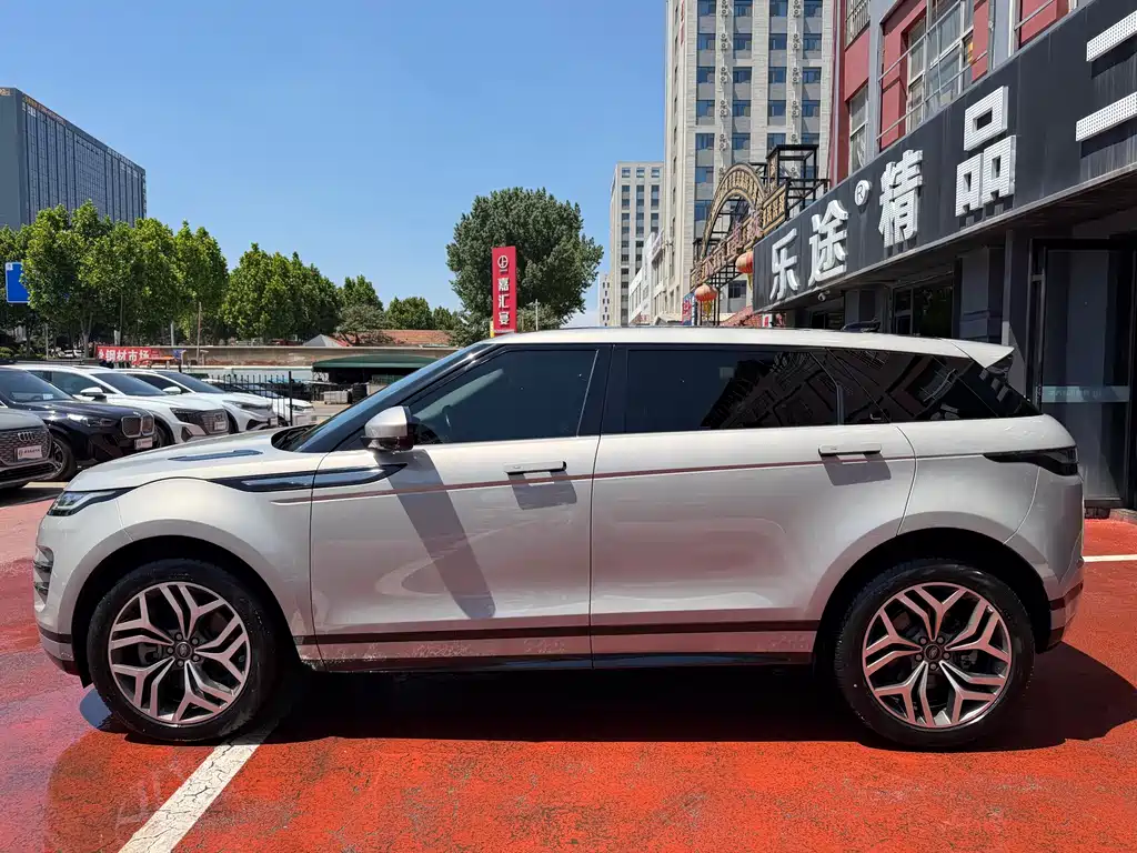 Land Rover Evoque 2023 — фото 3