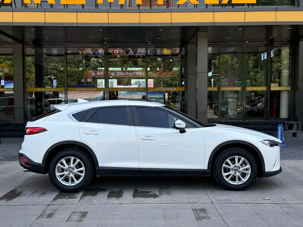 Mazda CX-4 2017 — фото 9