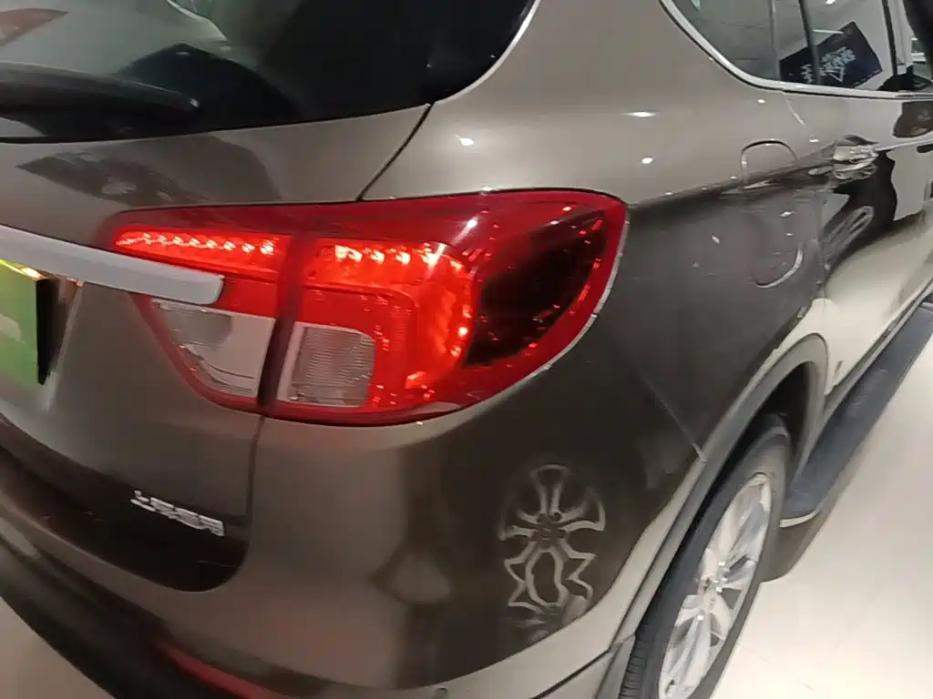 Buick Envision Plus 2016 — фото 8