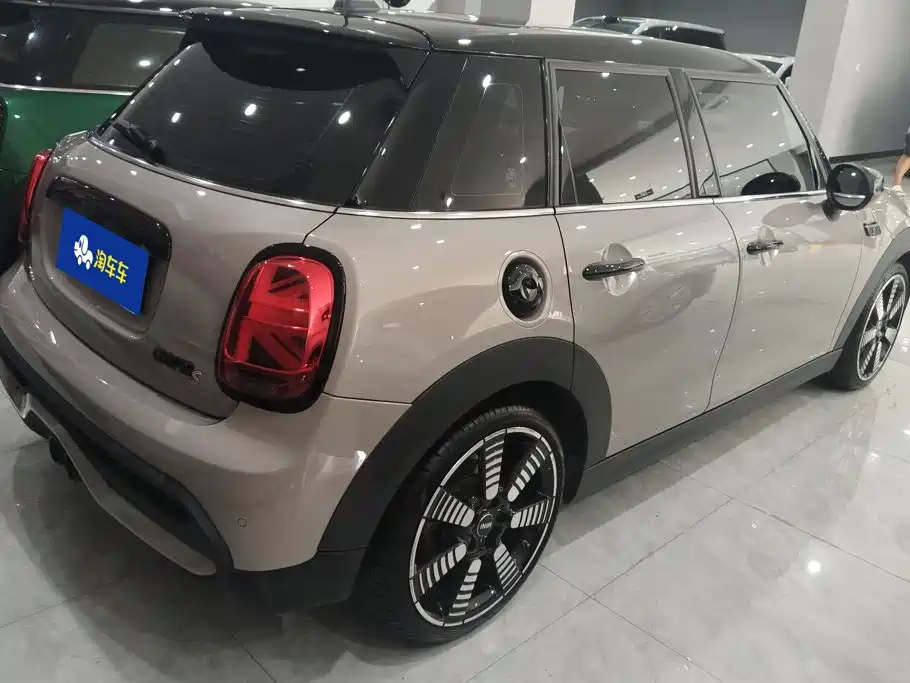 MINI MINI 2021