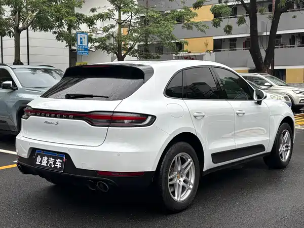 Porsche Macan 2021