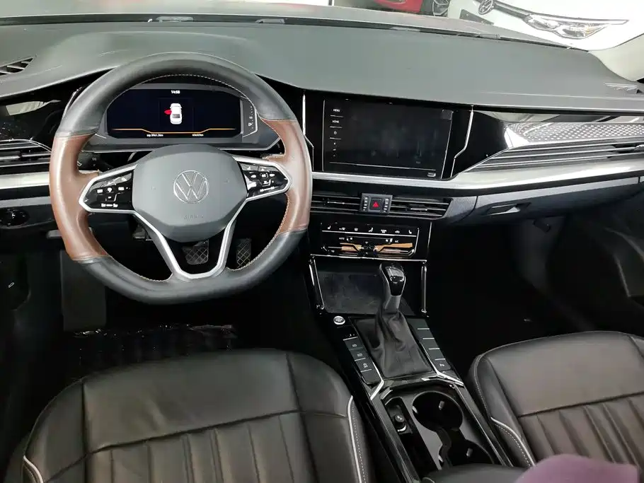 Volkswagen Passat 2023 — фото 12