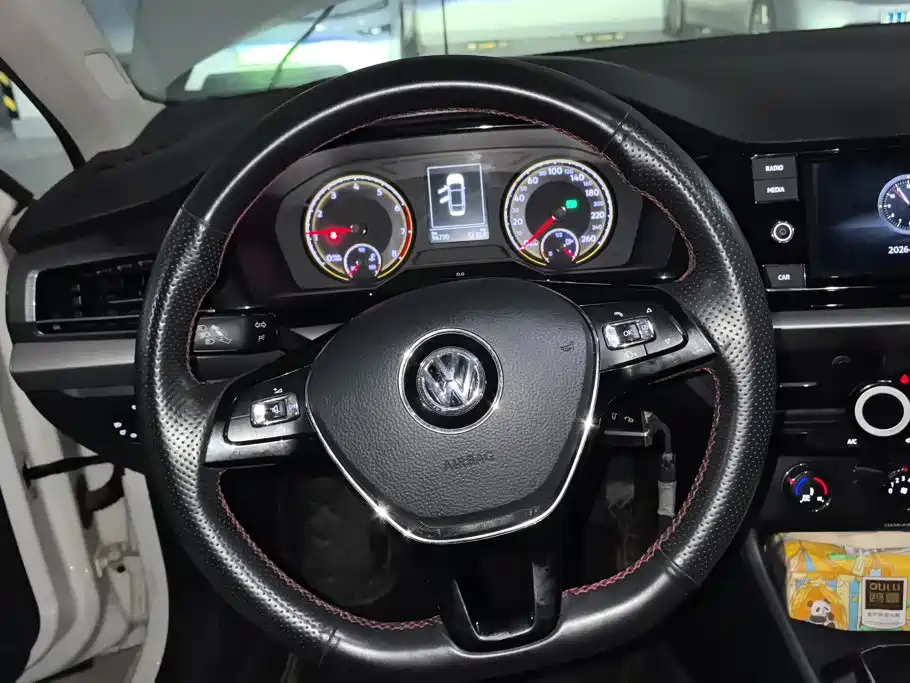 Volkswagen Lavida 2018 — фото 15