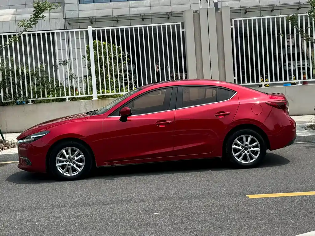 Mazda 3 Axela 2017 — фото 2