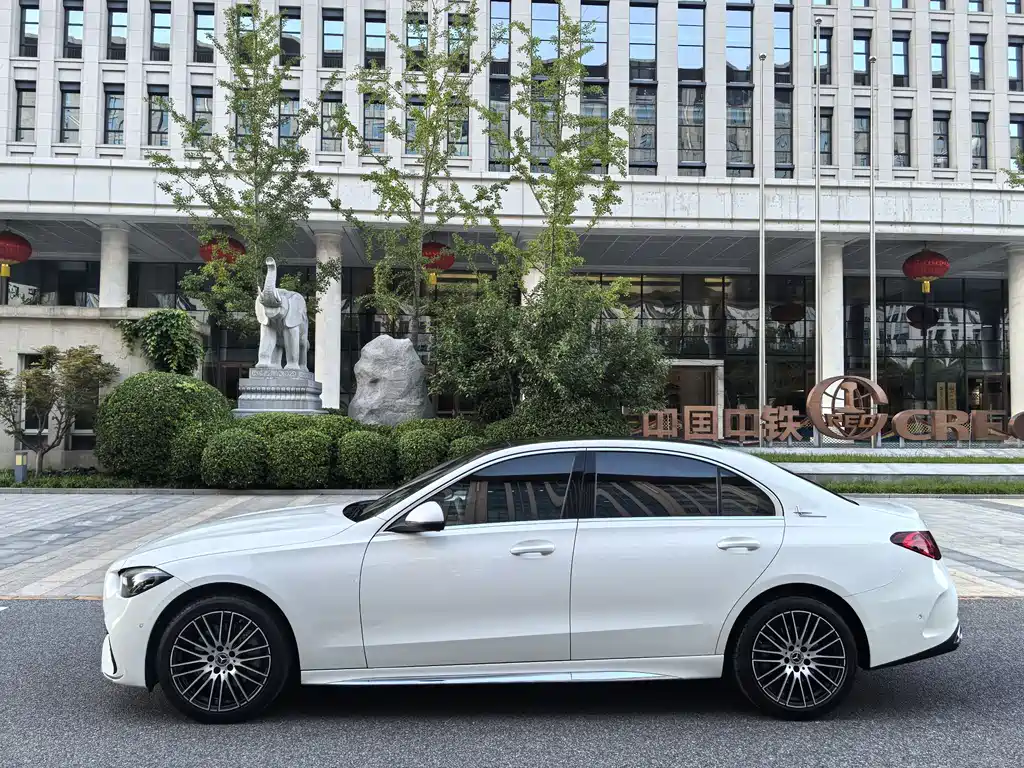 Mercedes-Benz C-Class 2022