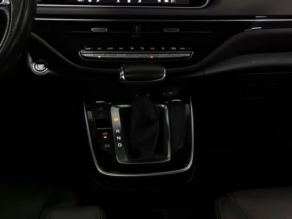 GAC Trumpchi M6 2019 — фото 13