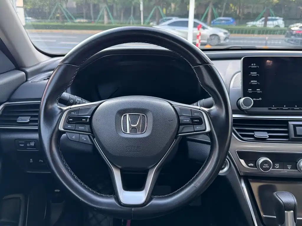 Honda Accord 2020 — фото 11