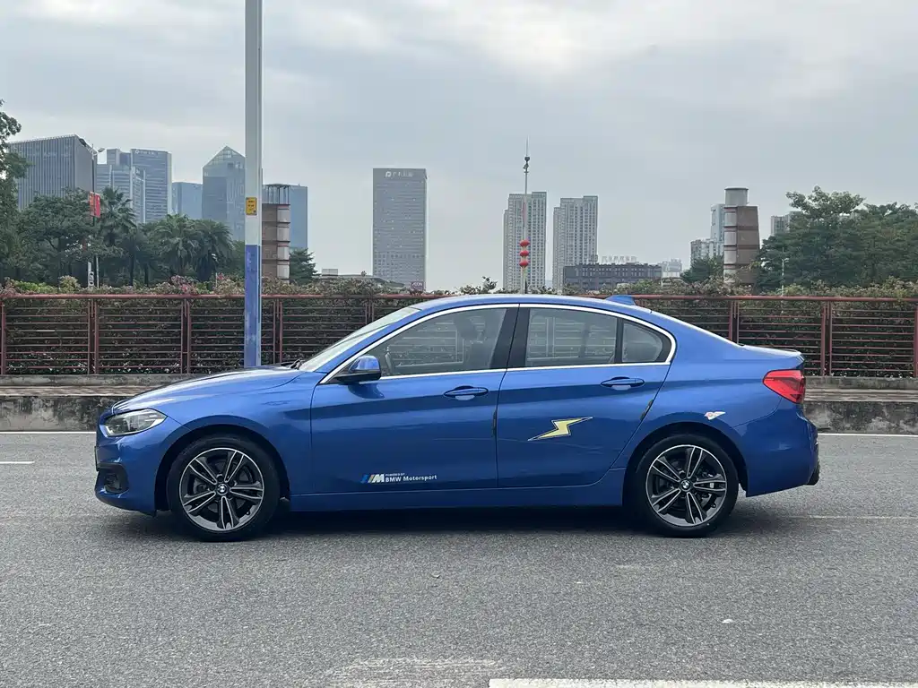 BMW 1 Series 2019 — фото 15