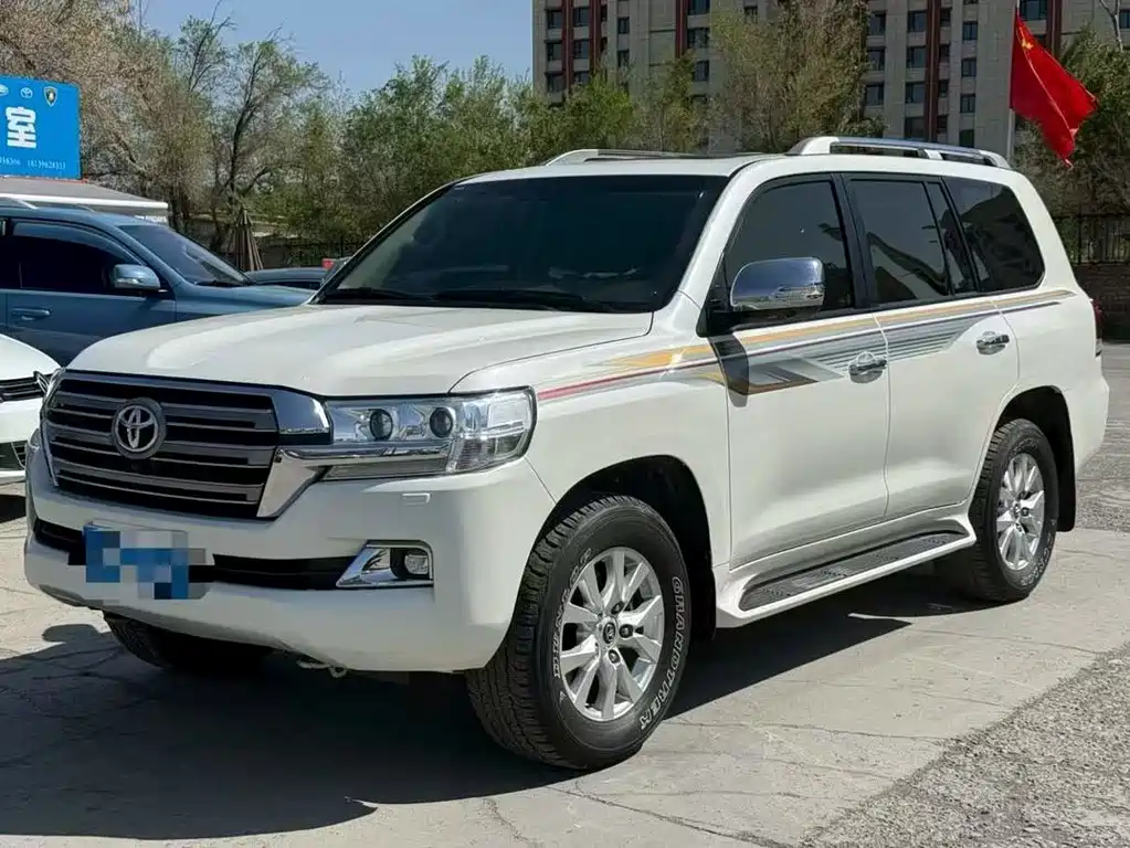 Toyota Land Cruiser 2018 — фото 1