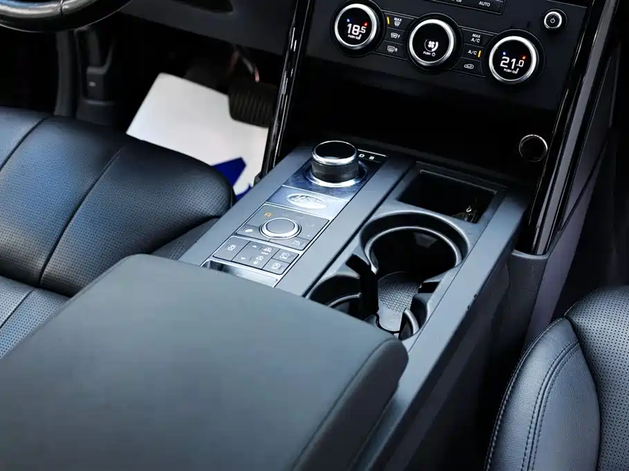 Land Rover Discovery 2018 — фото 21