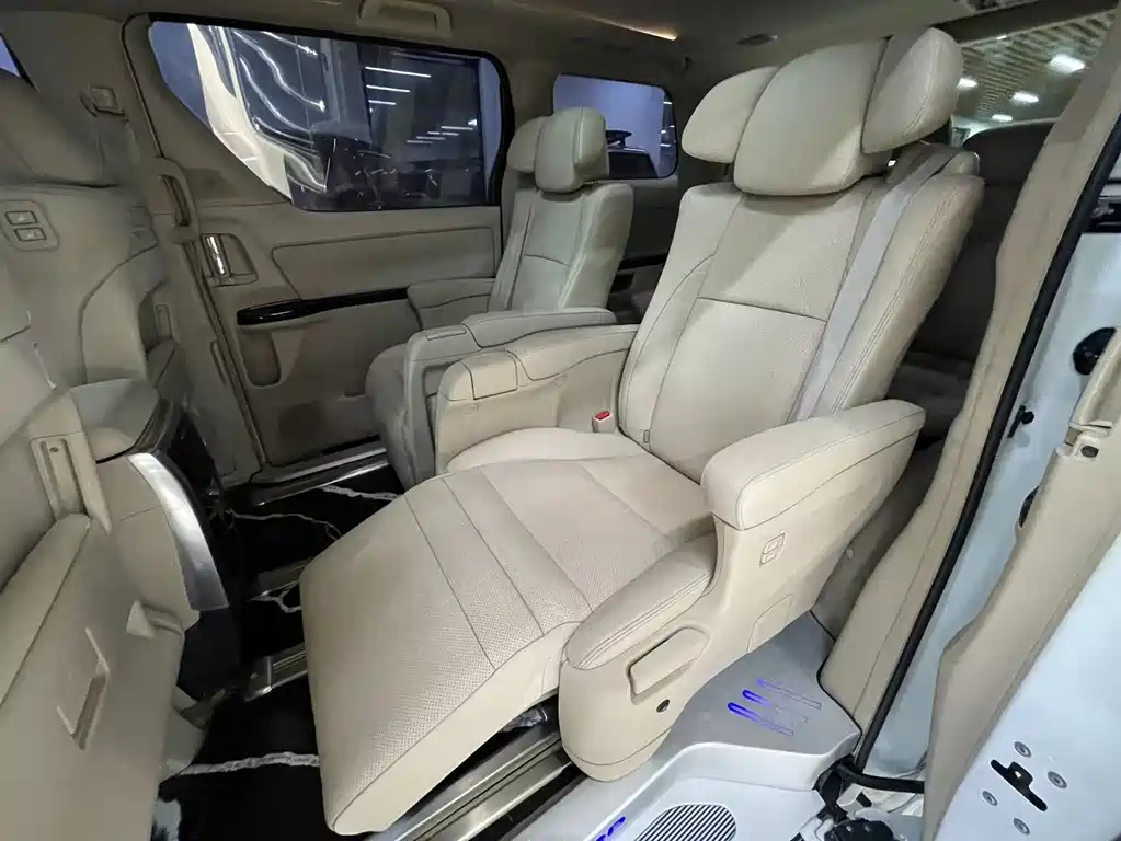 Toyota Alphard 2014 — фото 15