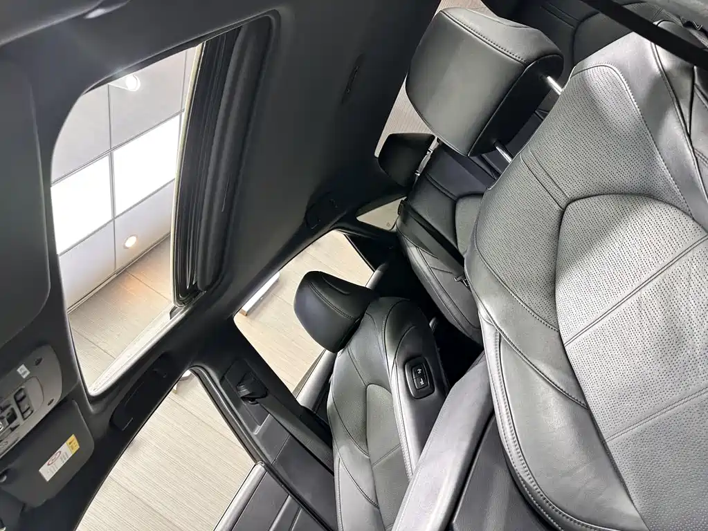 Toyota Avalon 2023 — фото 13