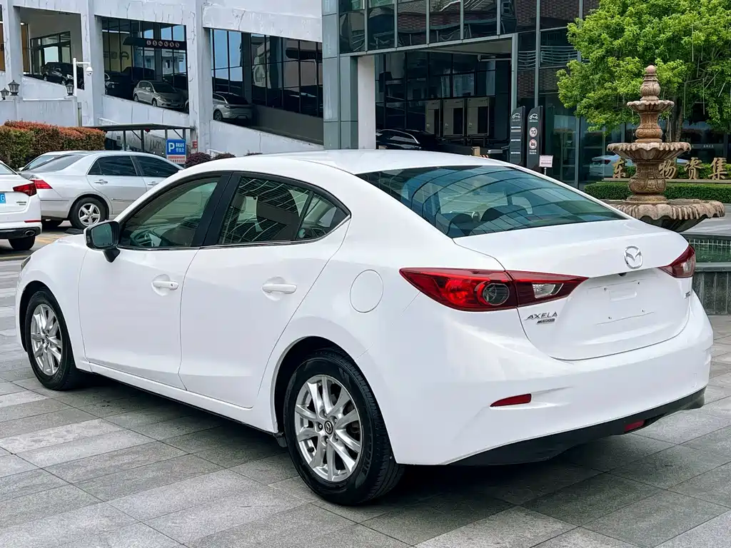 Mazda 3 Axela 2015 — фото 6