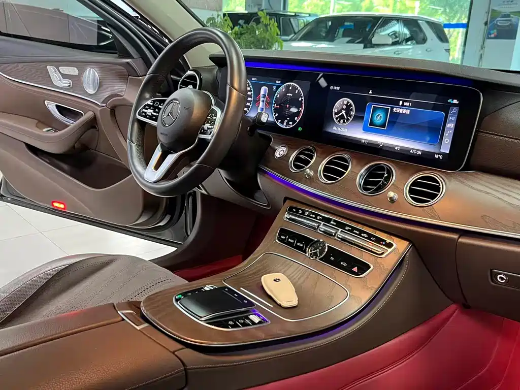 Mercedes-Benz E-Class 2020 — фото 11