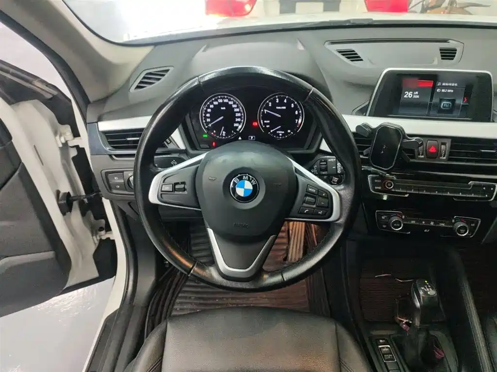 BMW X1 2018 — фото 11