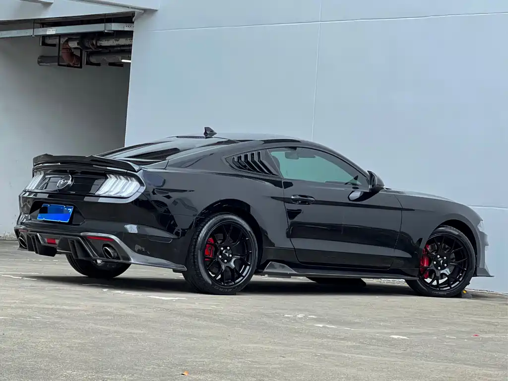Ford Mustang 2021 — фото 10