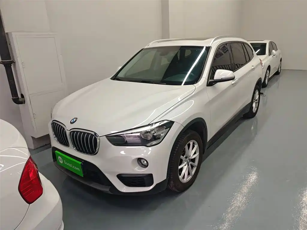 BMW X1 2018 — фото 1