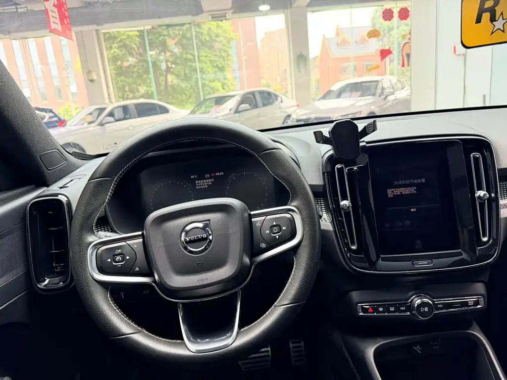 Volvo XC40 2021 — фото 22