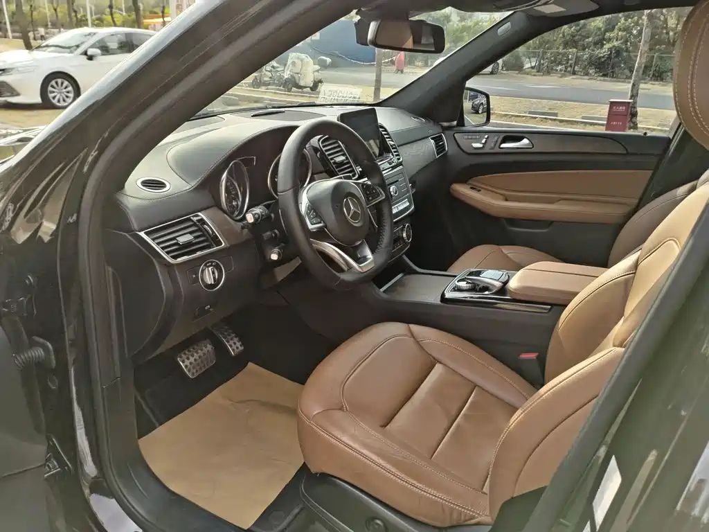 Mercedes-Benz GLE 2017 — фото 17