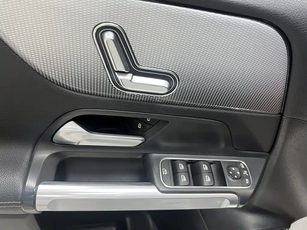 Mercedes-Benz GLB 2020 — фото 13