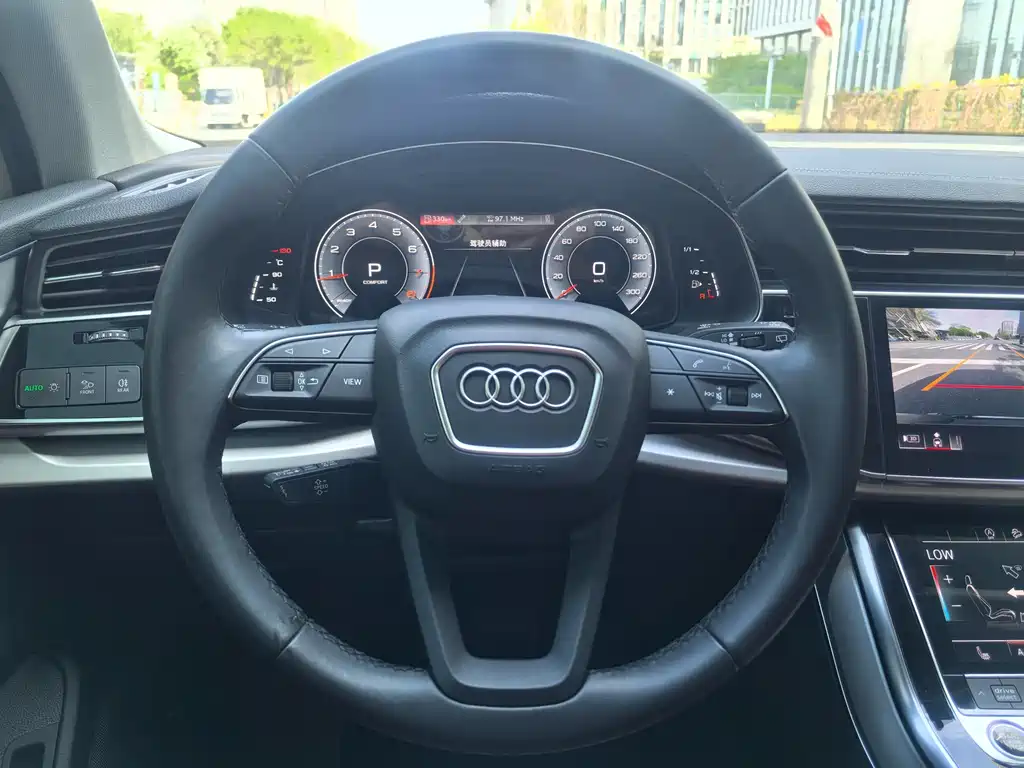 Audi Q7 2024 — фото 14