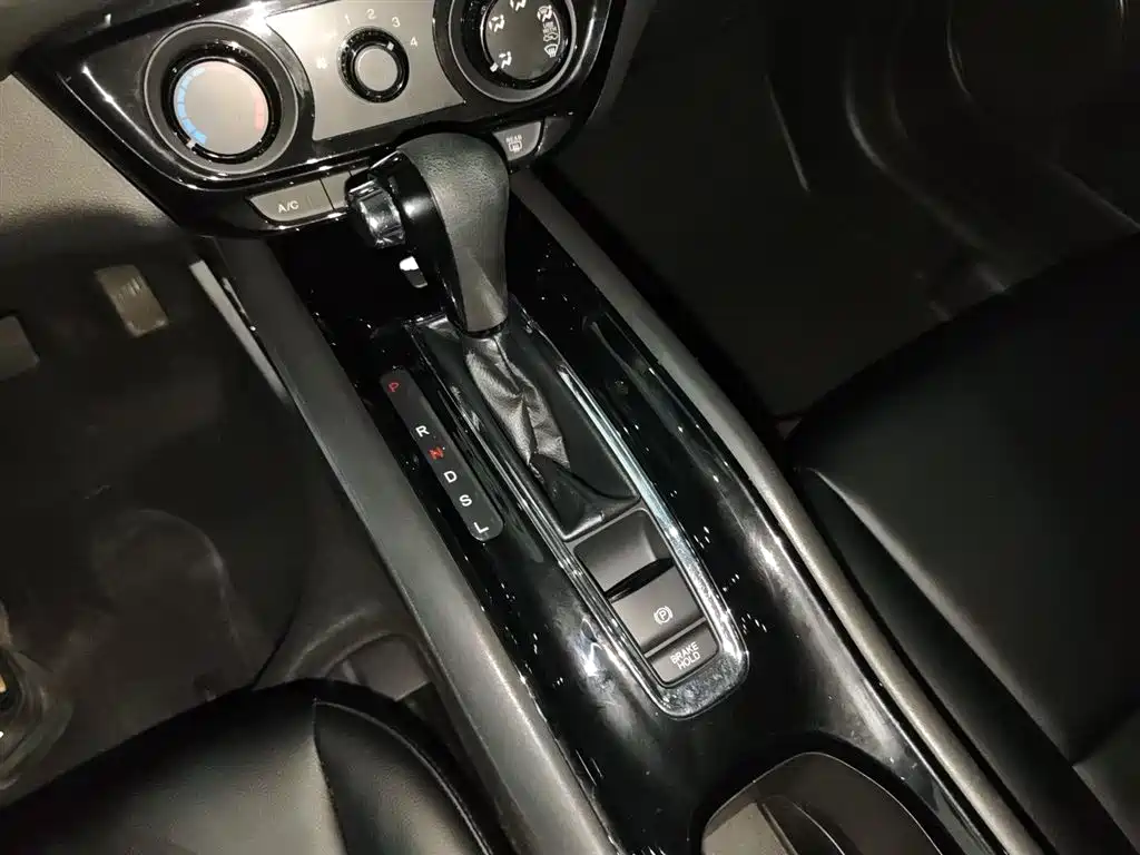 Honda Vezel 2021 — фото 13