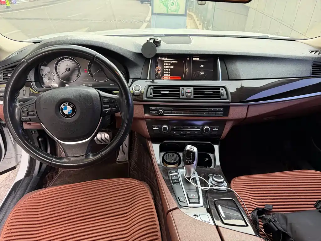 BMW 5 Series 2016 — фото 10