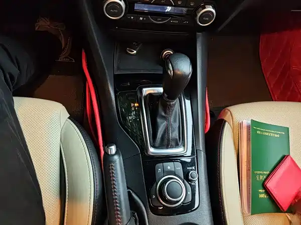 Mazda 3 Axela 2014