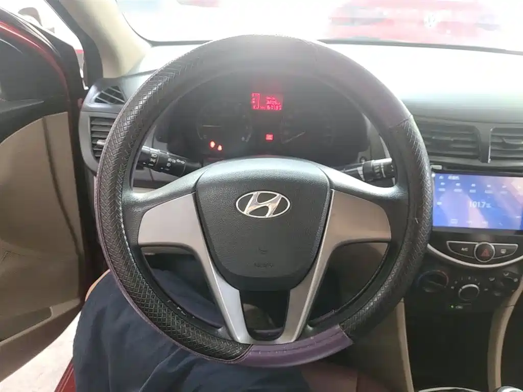 Hyundai Verna 2014 — фото 11