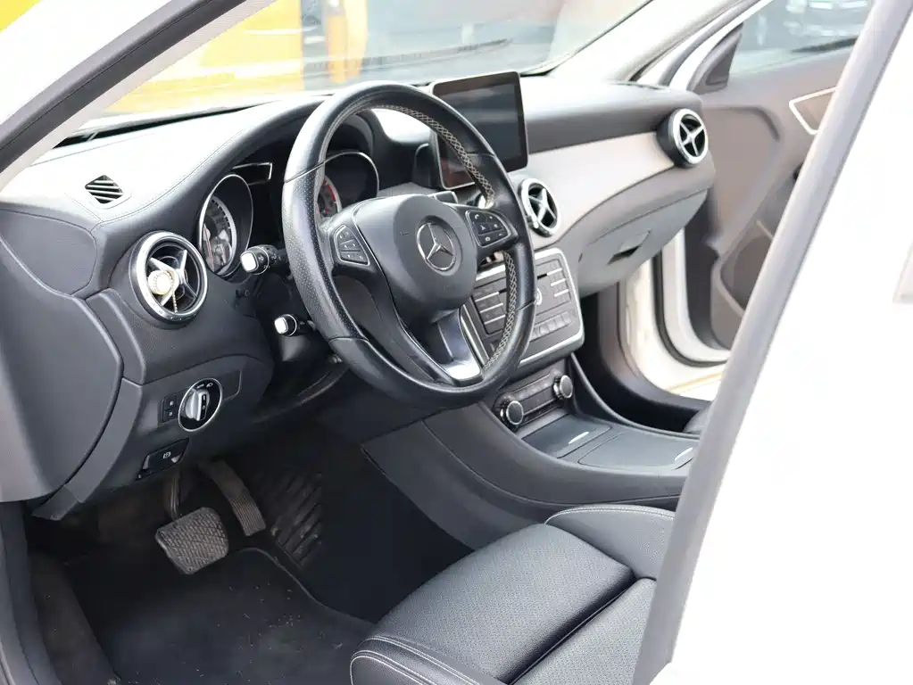 Mercedes-Benz GLA 2017 — фото 9